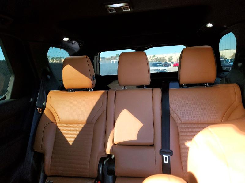 Photo 10 from auction – 2017 LAND ROVER DISCOVERY with VIN SALRRBBV4HA045653