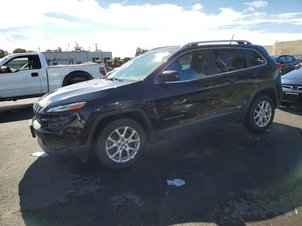 JEEP CHEROKEE L 2018 with VIN 1C4PJLCB4JD538768 - Photo from auction