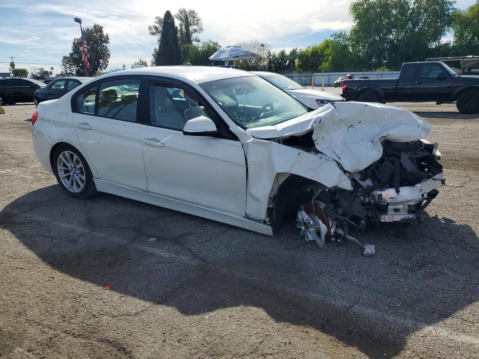 Photo 4 from auction – 2018 BMW 320 with VIN WBA8E1G54JNU88981