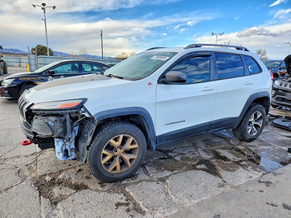 JEEP CHEROKEE 2014 مع رقم تعريف المركبة 1C4PJMBSXEW145102 - صورة من المزاد