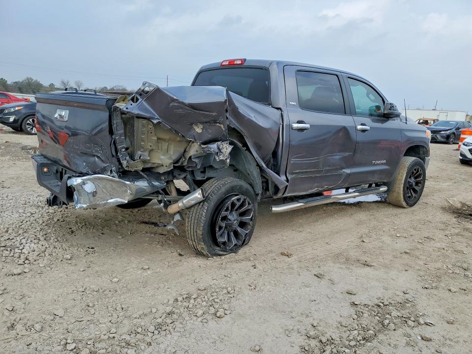 Photo 3 from auction – 2017 TOYOTA TUNDRA with VIN 5TFEM5F19HX114959
