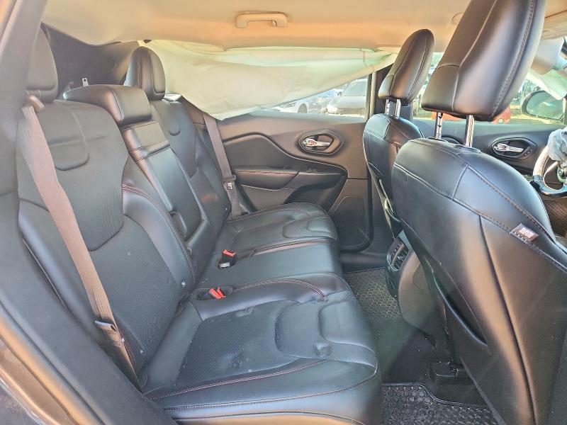 Photo 11 from auction – 2019 JEEP CHEROKEE T with VIN 1C4PJMBN4KD133657