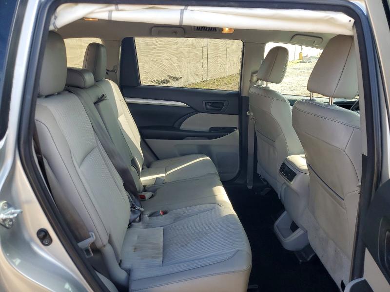 Photo 11 from auction – 2018 TOYOTA HIGHLANDER with VIN 5TDZZRFH2JS260736
