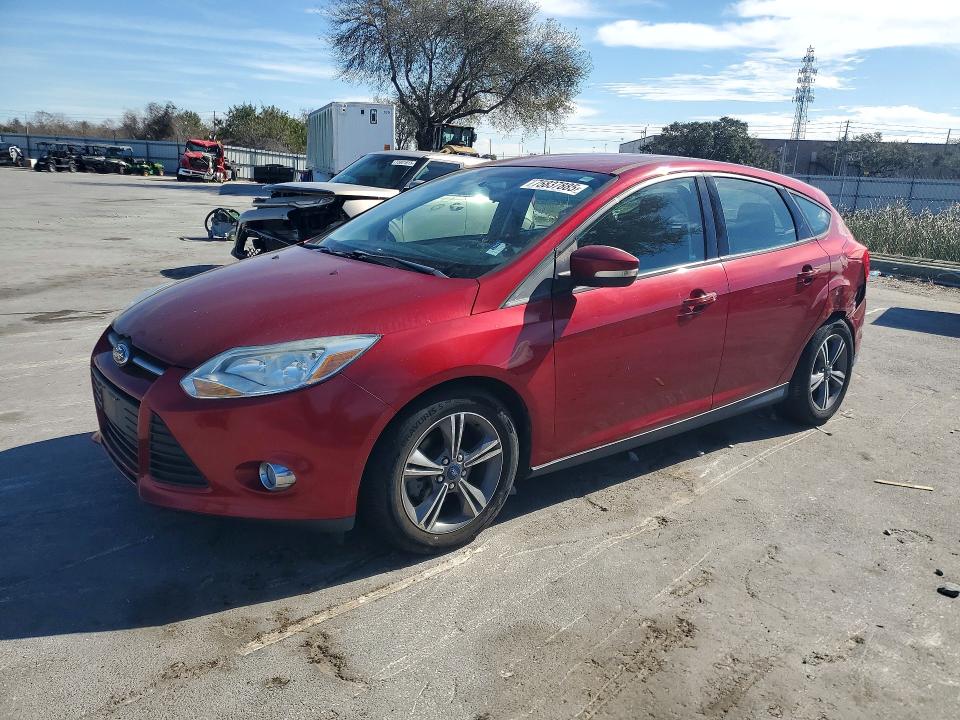 FORD FOCUS 2014 with VIN 1FADP3K27EL261909 - Photo from auction