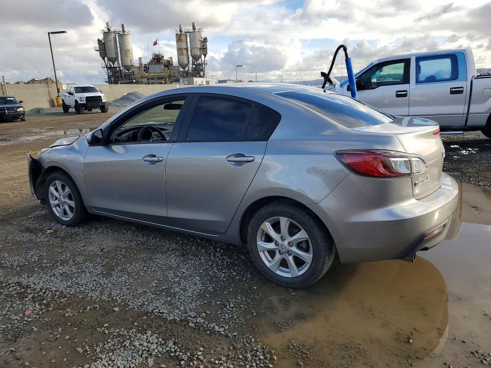Photo 2 from auction – 2010 MAZDA 3 with VIN JM1BL1SG8A1340704