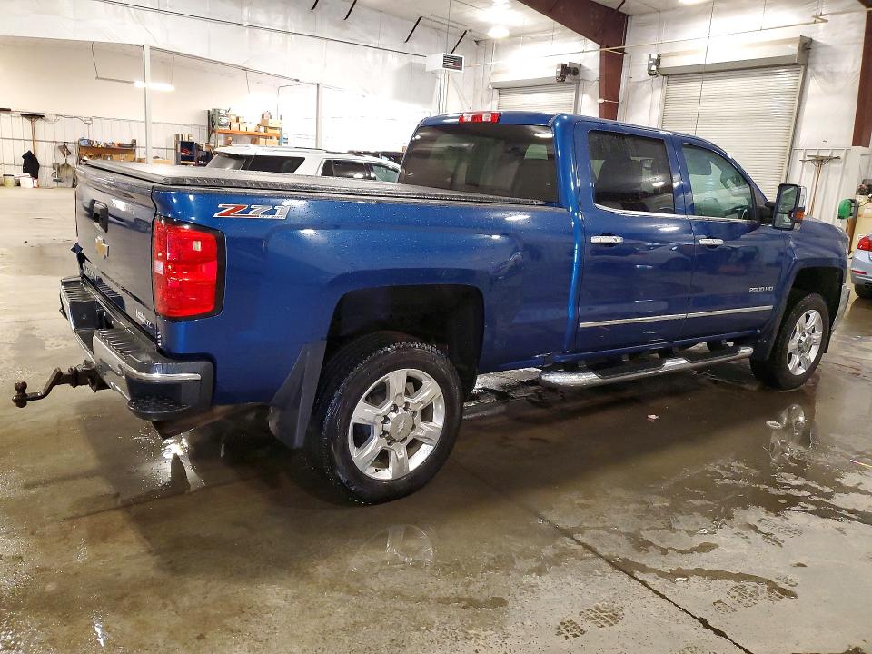 Photo 3 from auction – 2017 CHEVROLET SILVERADO with VIN 1GC1KWEG1HF132636