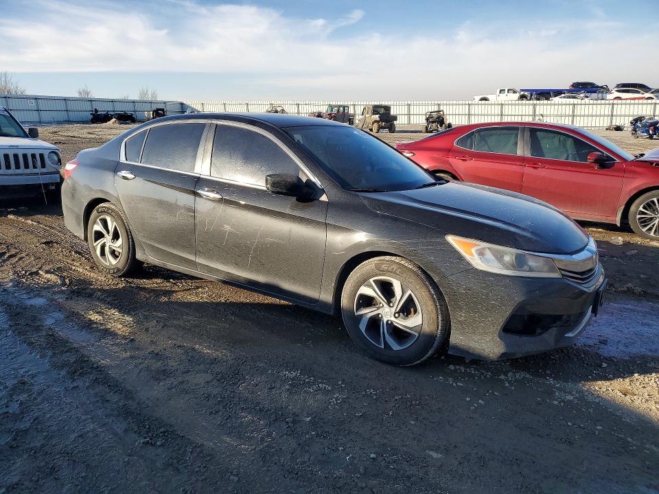Photo 4 from auction – 2016 HONDA ACCORD with VIN 1HGCR2F32GA008316
