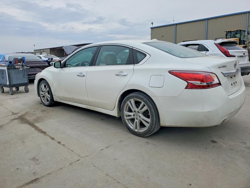 Фото 2 с аукциона – 2013 NISSAN ALTIMA 3.5 с VIN 1N4BL3AP1DC127671