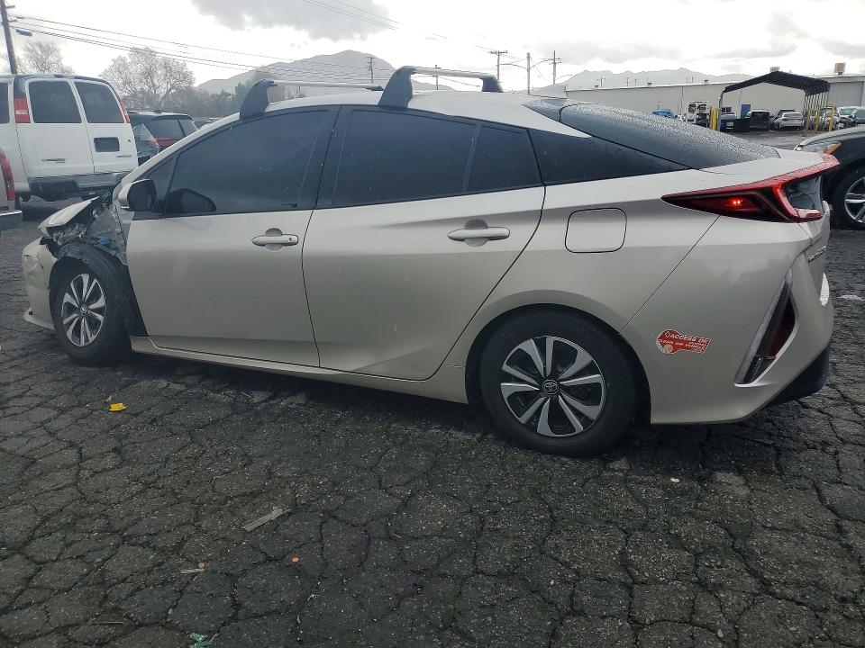 Photo 2 from auction – 2017 TOYOTA PRIUS PRIME with VIN JTDKARFP3H3022129
