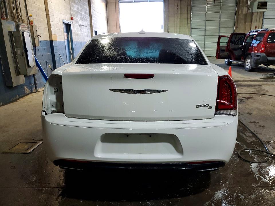 Photo 6 from auction – 2015 CHRYSLER 300 with VIN 2C3CCABGXFH830434