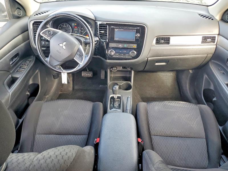 Zdjęcie 8 z aukcji – 2014 MITSUBISHI OUTLANDER z VIN JA4AD3A32EZ017625