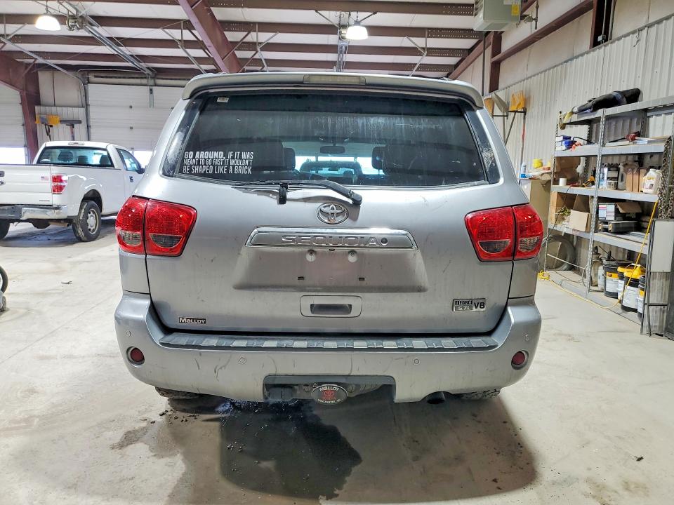 Photo 6 from auction – 2012 TOYOTA SEQUOIA with VIN 5TDDY5G17CS072823