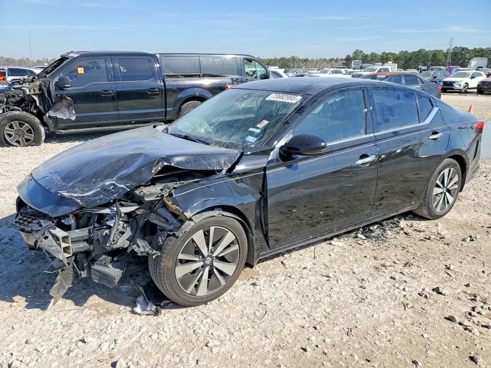 NISS ALTIMA 2019 with VIN 1N4BL4EV2KC180083 - Photo from auction