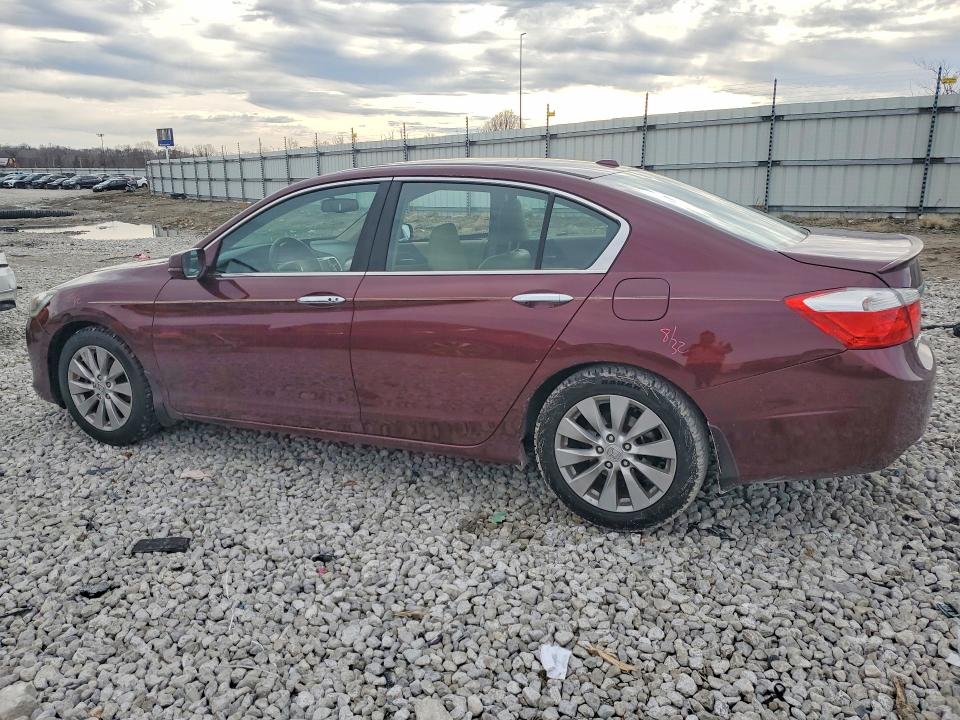 Photo 2 from auction – 2015 HONDA ACCORD with VIN 1HGCR2F85FA230035