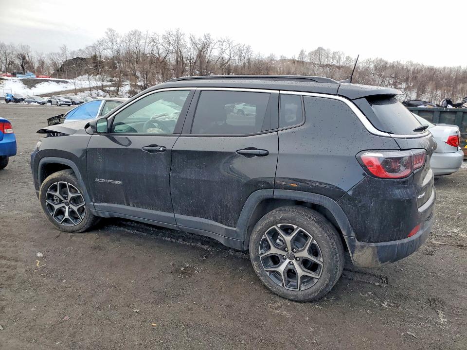 Photo 2 from auction – 2025 JEEP COMPASS with VIN 3C4NJDCN9ST516882