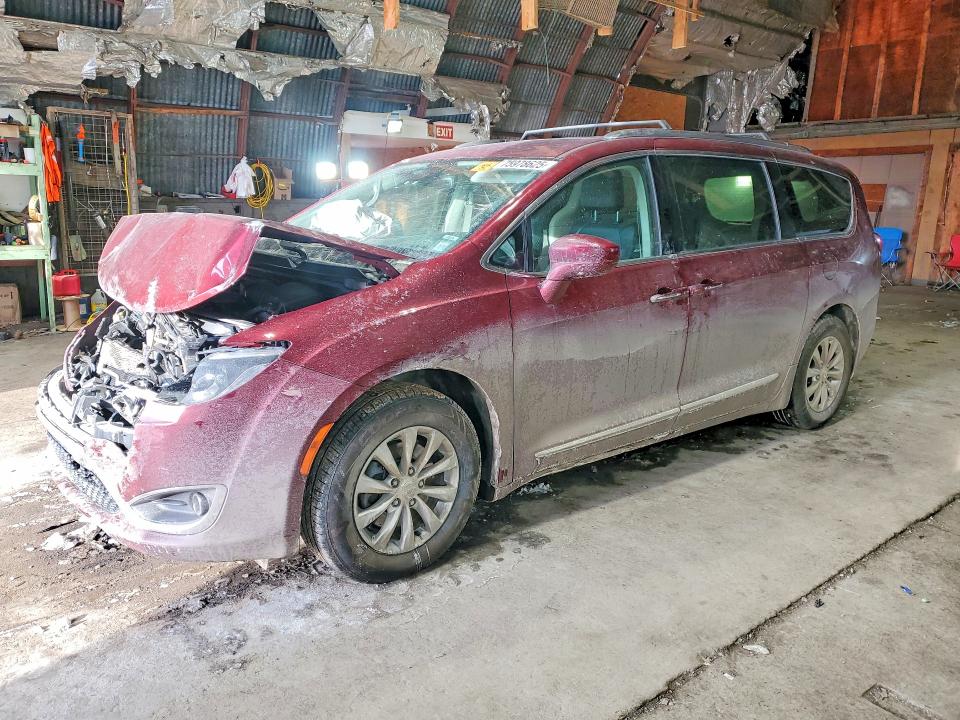 CHRYSLER PACIFICA 2019 with VIN 2C4RC1BG5KR598335 - Photo from auction