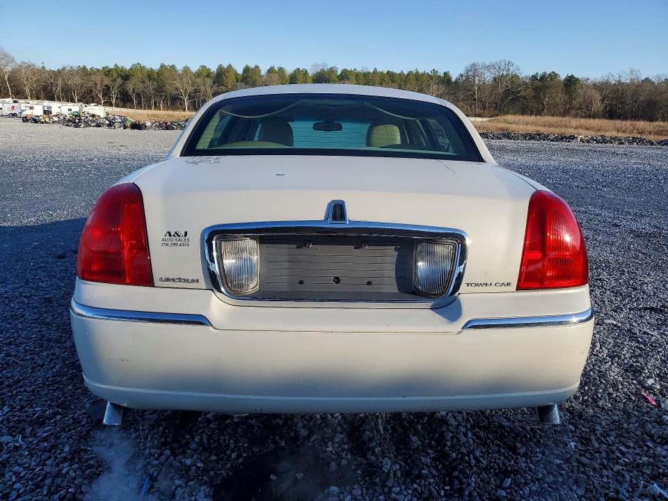 Photo 6 from auction – 2007 LINCOLN TOWN CAR with VIN 1LNHM81W67Y609299