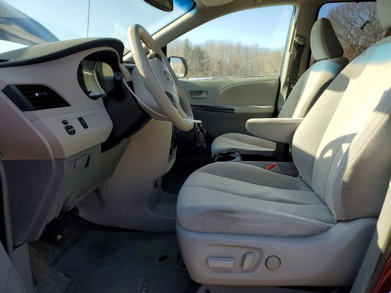 Photo 7 from auction – 2013 TOYOTA SIENNA LE with VIN 5TDKK3DC9DS400943