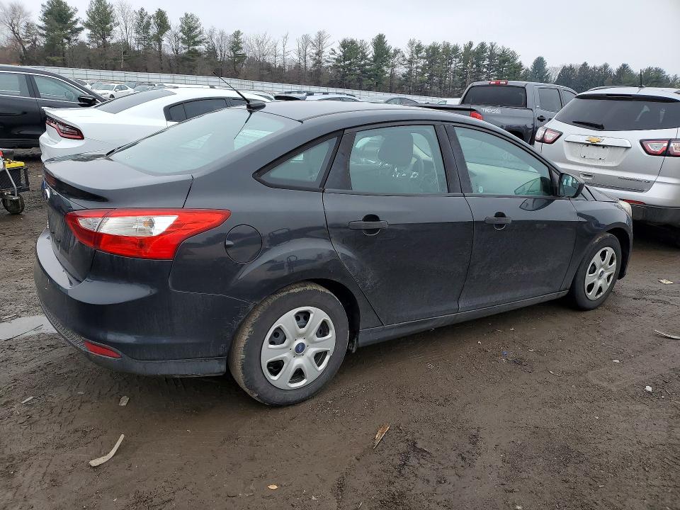 Photo 3 from auction – 2013 FORD FOCUS with VIN 1FADP3E28DL368459