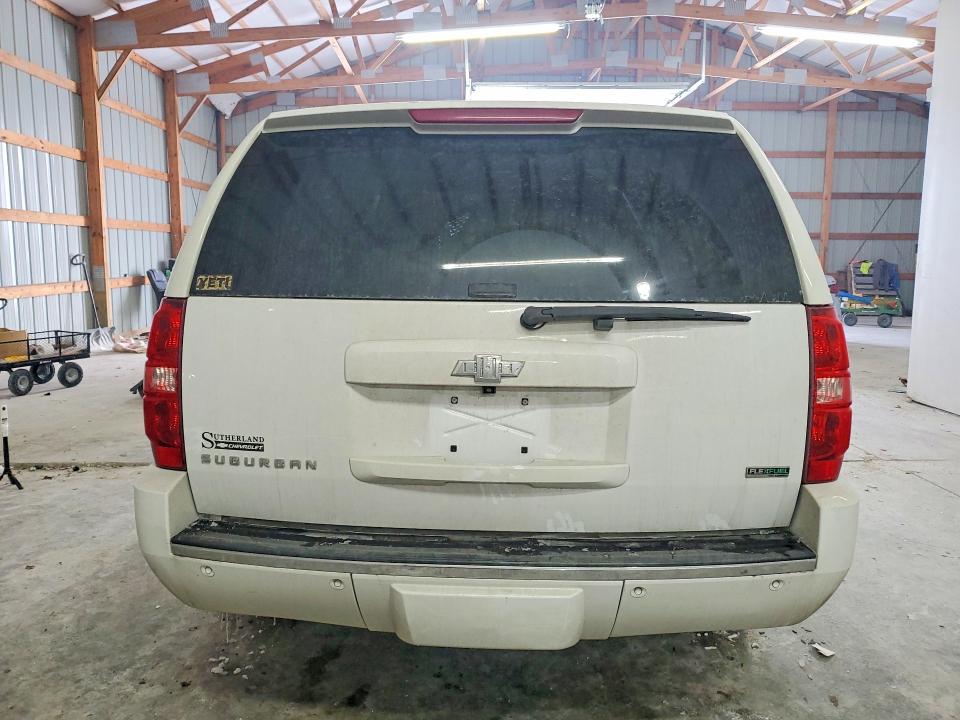 Photo 6 from auction – 2011 CHEVROLET SUBURBAN with VIN 1GNSKKE37BR235406