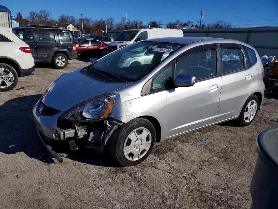 HONDA FIT 2013 with VIN JHMGE8H34DC020977 - Photo from auction