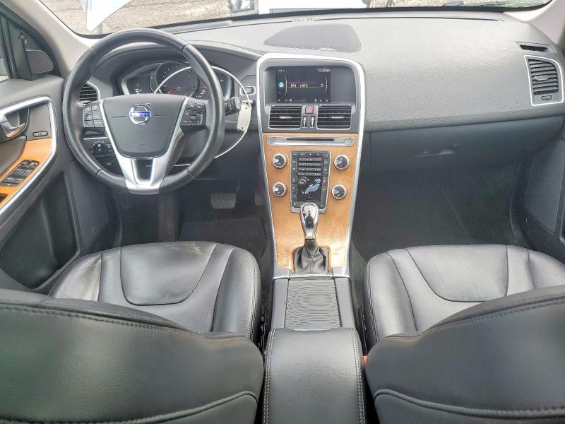 Photo 8 from auction – 2017 VOLVO XC60 T5 IN with VIN YV440MRU0H2136642
