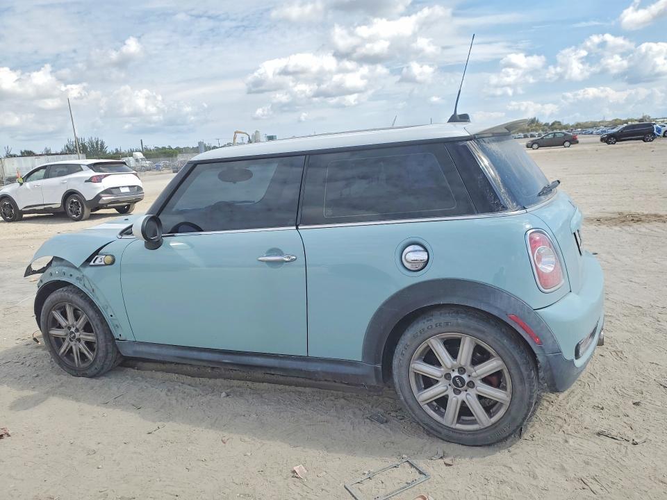 Photo 2 from auction – 2012 MINI COOPER with VIN WMWSV3C55CTY27995
