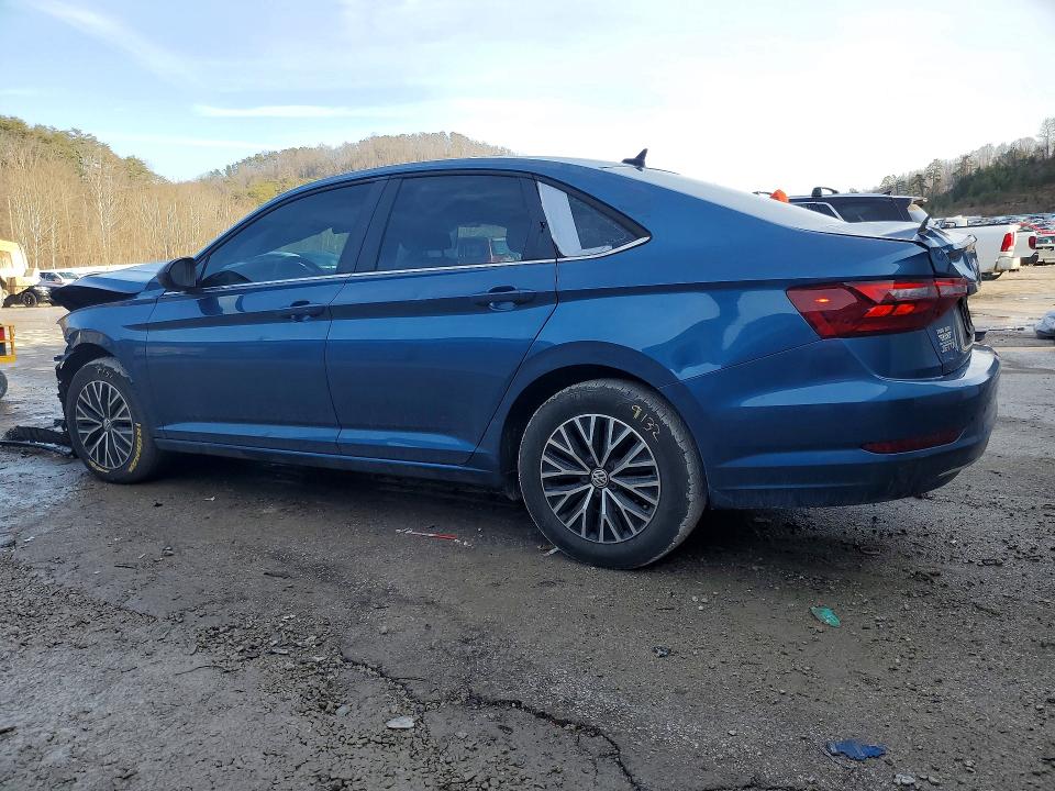Photo 2 from auction – 2020 VOLKSWAGEN JETTA with VIN 3VWCB7BU4LM004082