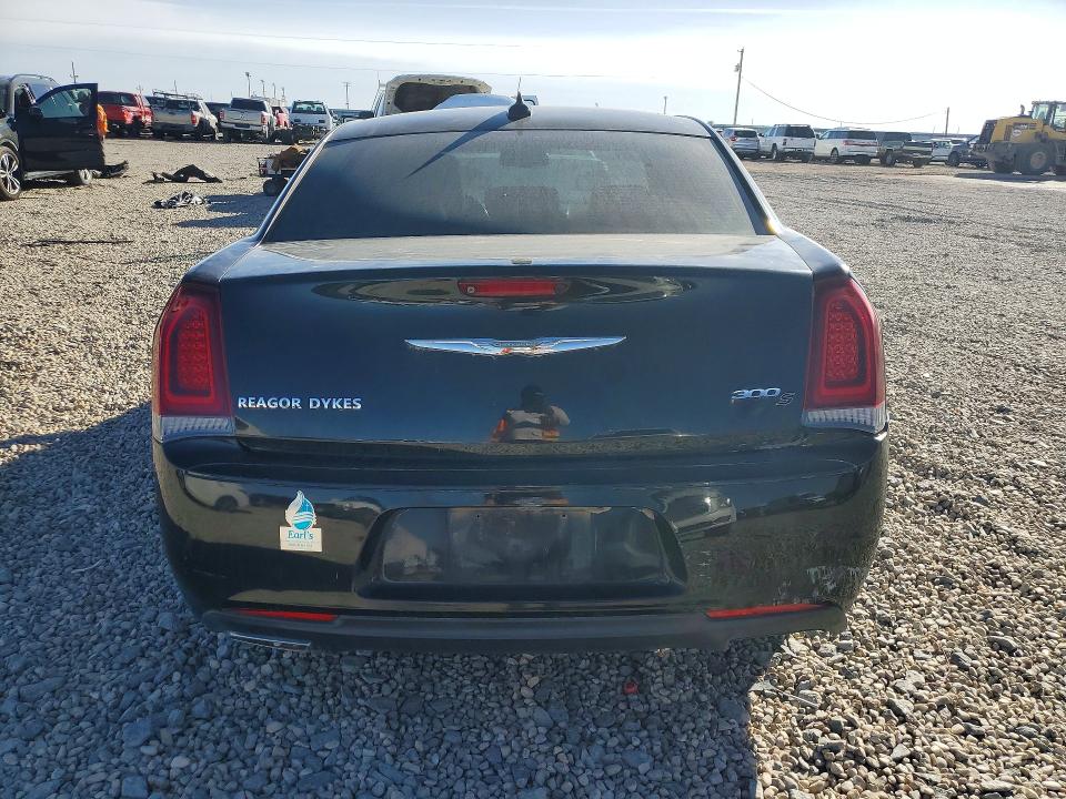 Photo 6 from auction – 2016 CHRYSLER 300 with VIN 2C3CCABG8GH128484