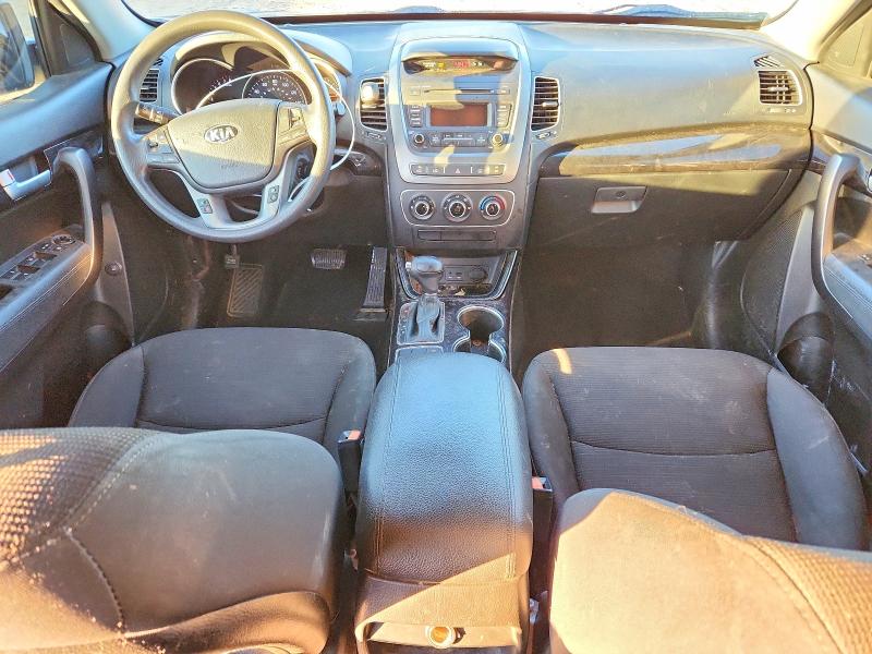 Photo 8 from auction – 2015 KIA SORENTO LX with VIN 5XYKT3A66FG659935