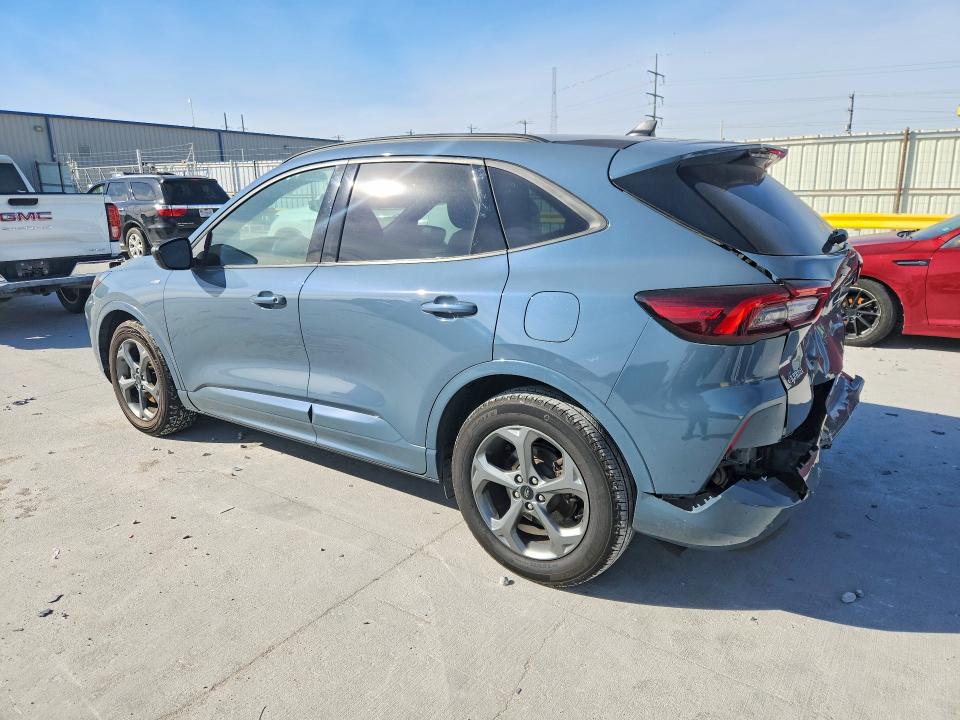 Photo 2 from auction – 2023 FORD ESCAPE with VIN 1FMCU0MN8PUA23225