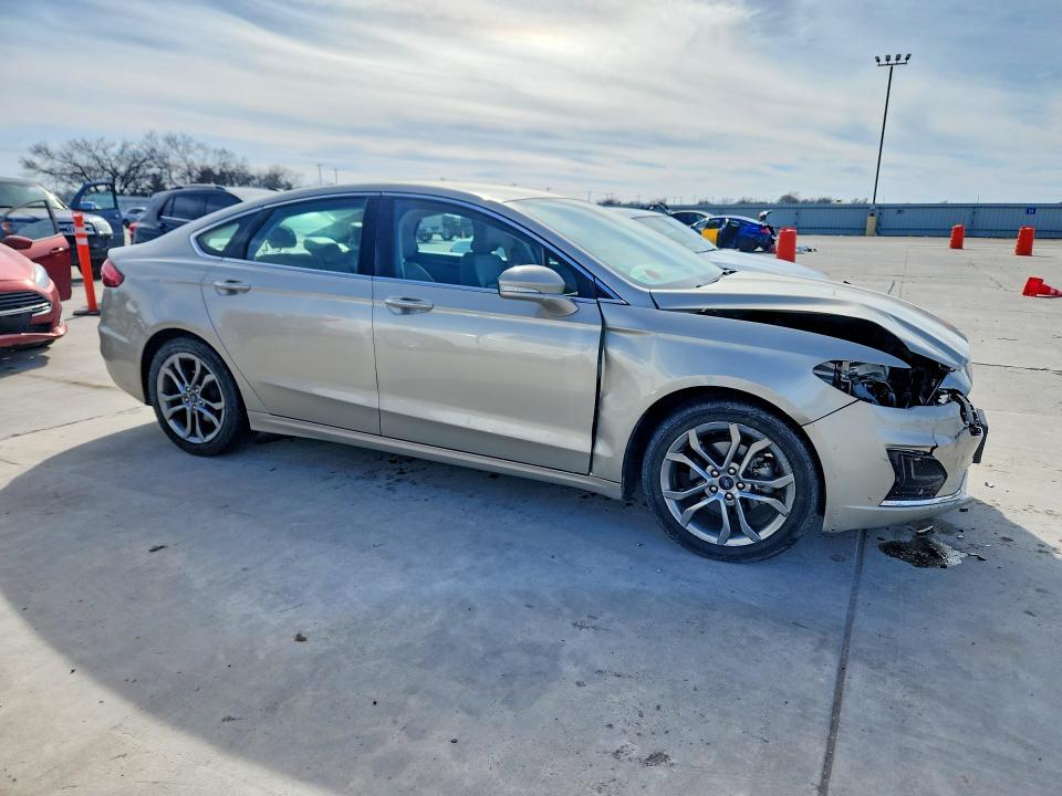 Photo 4 from auction – 2019 FORD FUSION with VIN 3FA6P0CD7KR224654