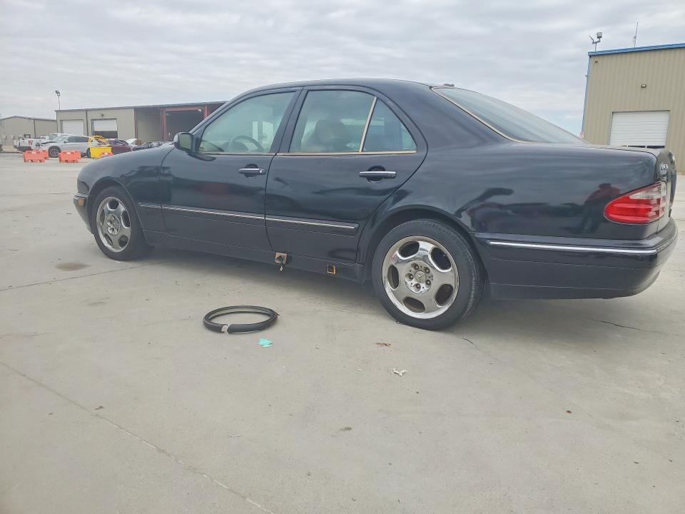 Photo 2 from auction – 2001 MERCEDES-BENZ E 430 with VIN WDBJF70J41B355293