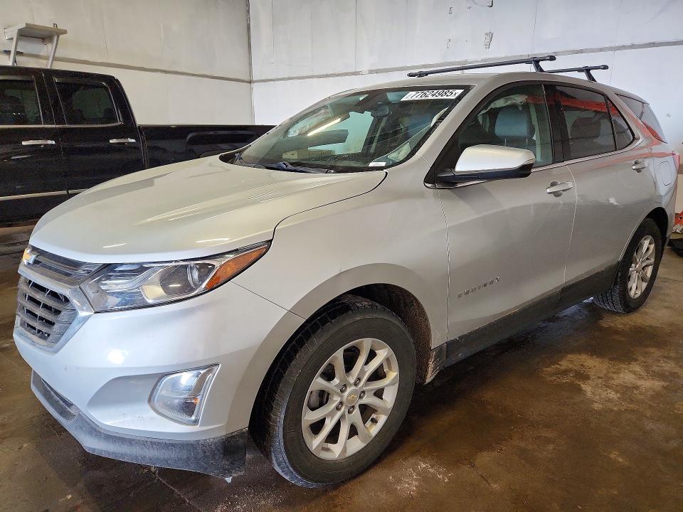 CHEVROLET EQUINOX 2018 with VIN 2GNAXJEV8J6215877 - Photo from auction