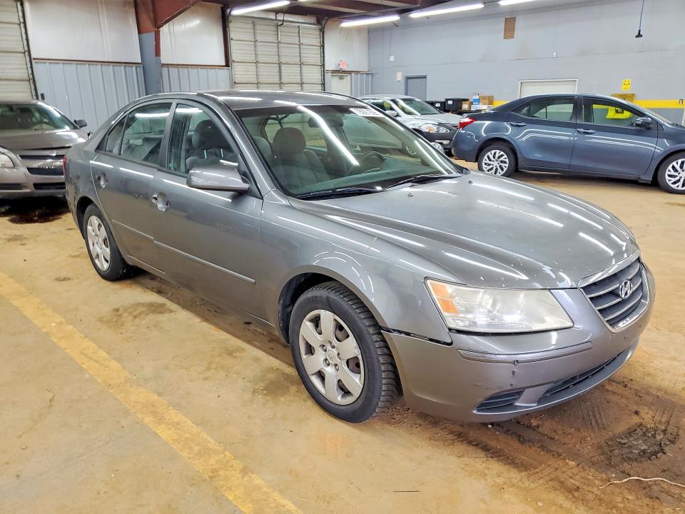 Photo 4 from auction – 2010 HYUNDAI SONATA with VIN 5NPET4AC3AH576666
