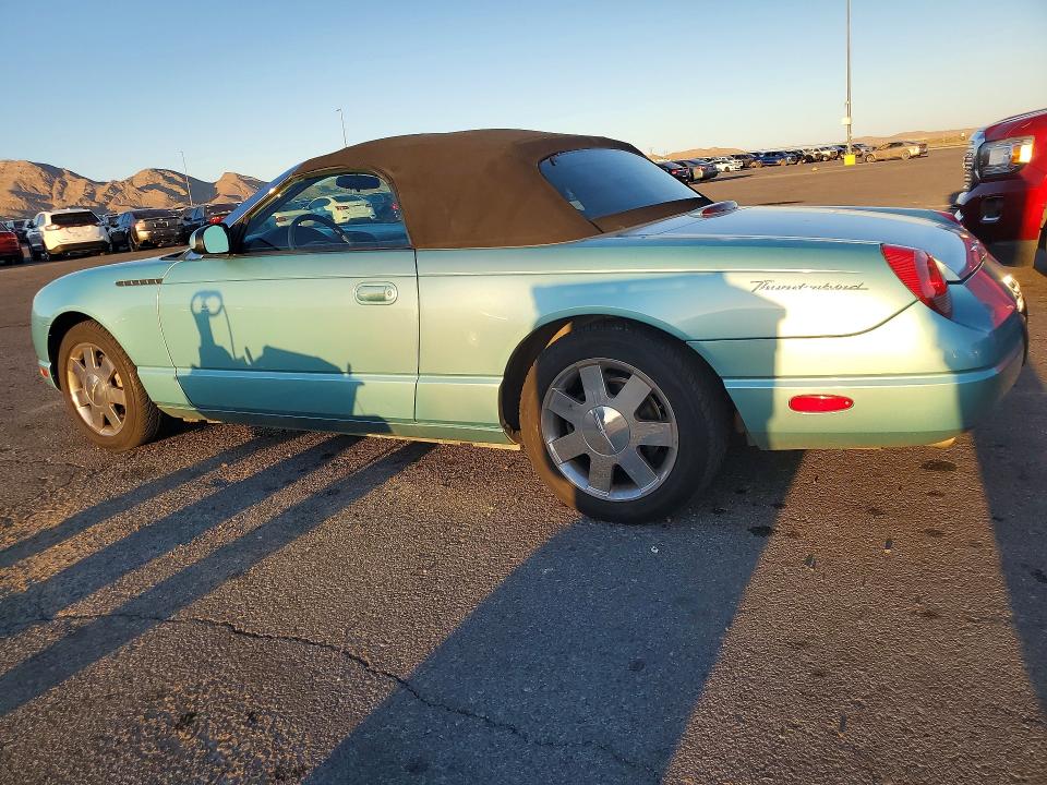 Photo 2 from auction – 2002 FORD THUNDERBIR with VIN 1FAHP60A22Y116367