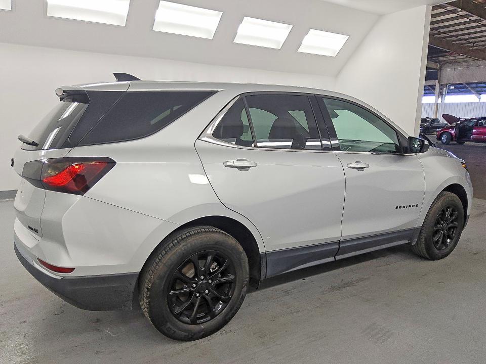 Photo 3 from auction – 2020 CHEVROLET EQUINOX with VIN 2GNAXUEVXL6200429