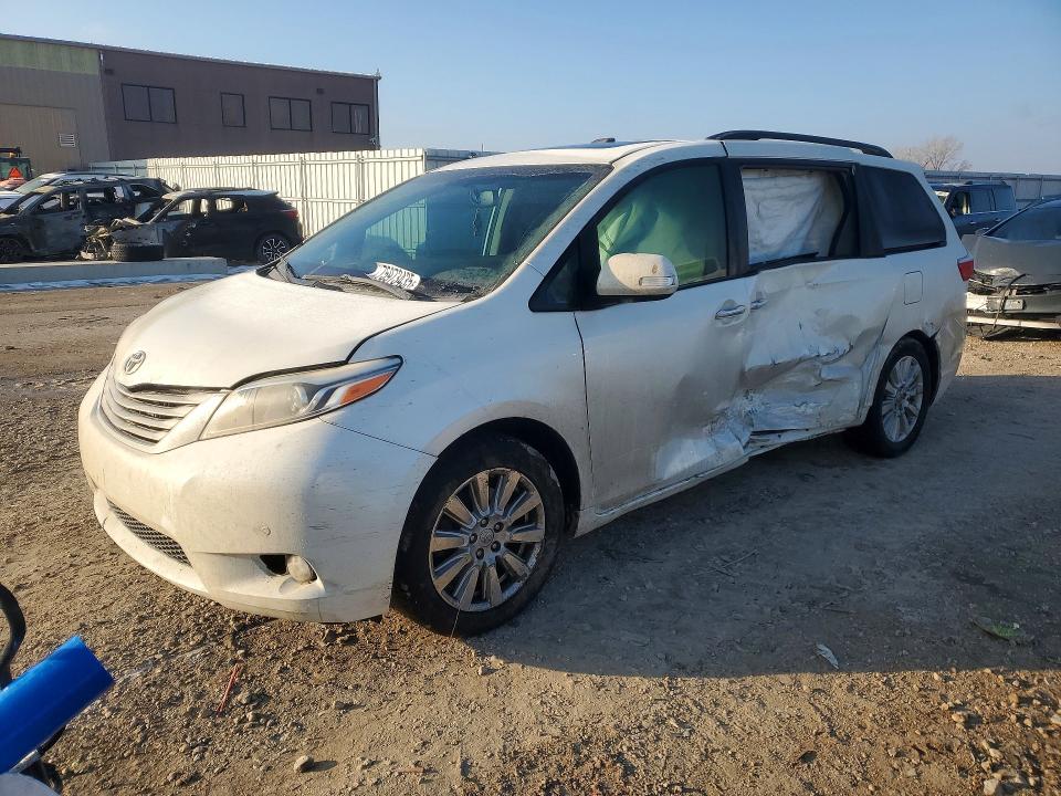 TOYOTA SIENNA 2017 with VIN 5TDYZ3DCXHS854033 - Photo from auction