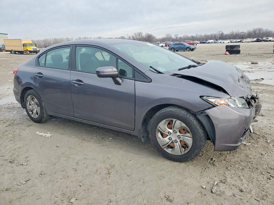 Photo 4 from auction – 2015 HONDA CIVIC LX with VIN 19XFB2F54FE062102