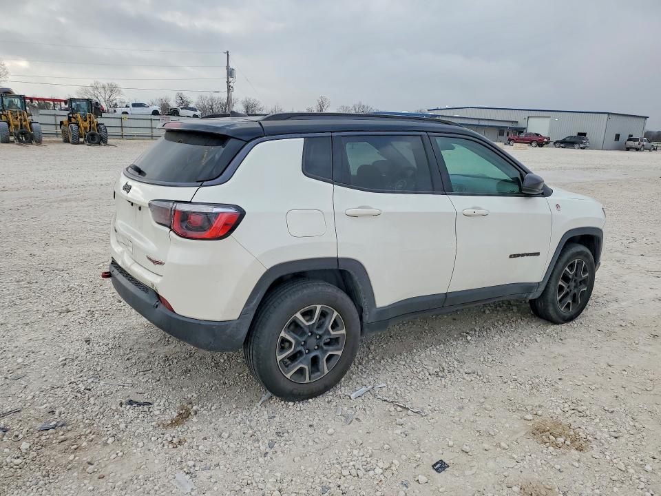 Photo 3 from auction – 2020 JEEP COMPASS with VIN 3C4NJDDB8LT127530