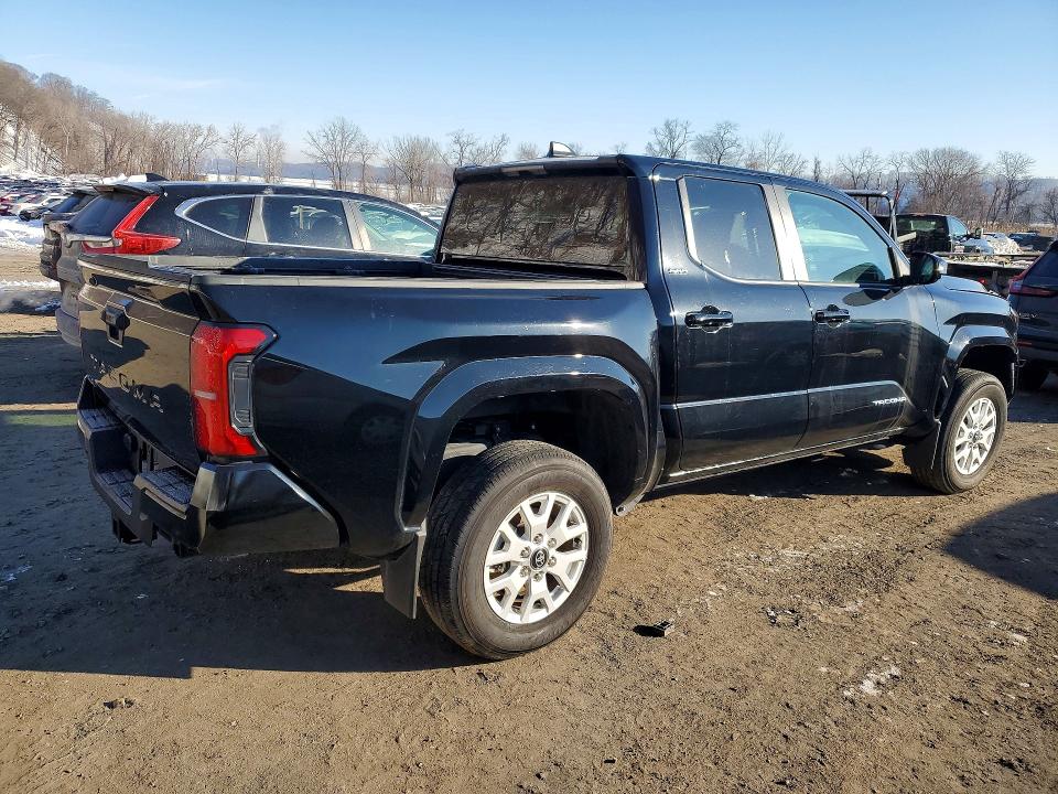 Photo 3 from auction – 2024 TOYOTA TACOMA with VIN 3TMLB5JN7RM077957