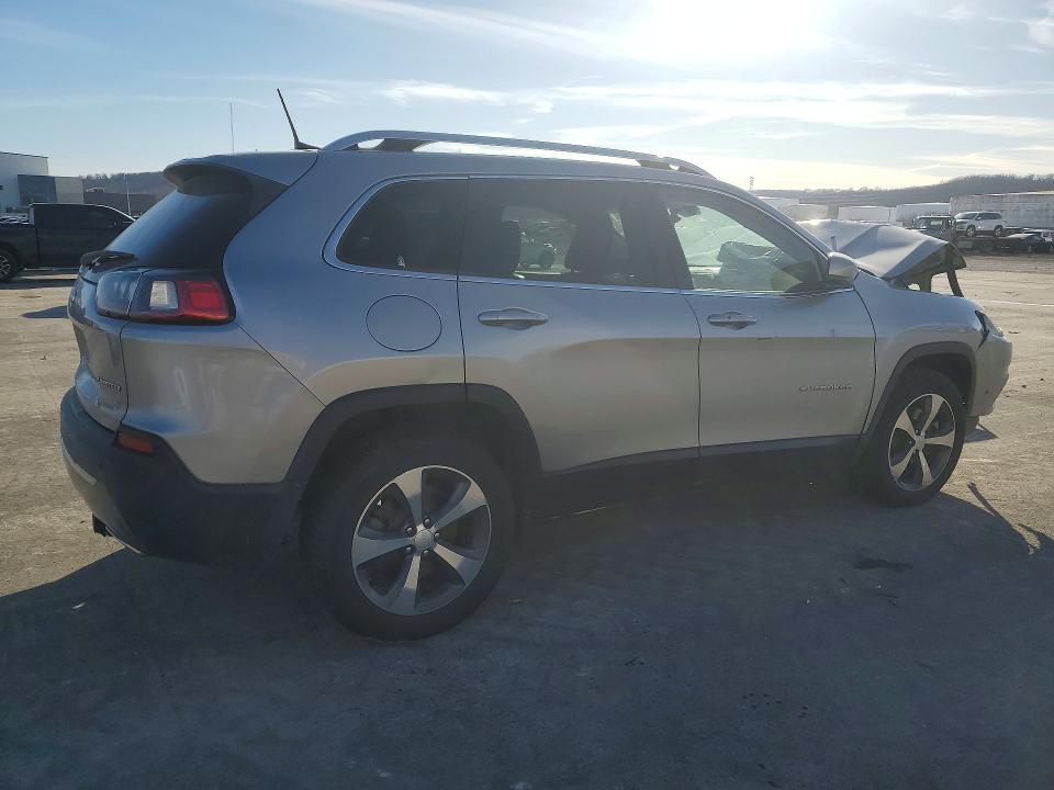 Photo 3 from auction – 2019 JEEP CHEROKEE L with VIN 1C4PJMDN0KD180469