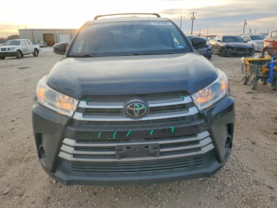 Photo 5 from auction – 2019 TOYOTA HIGHLANDER with VIN 5TDBZRFH8KS736359