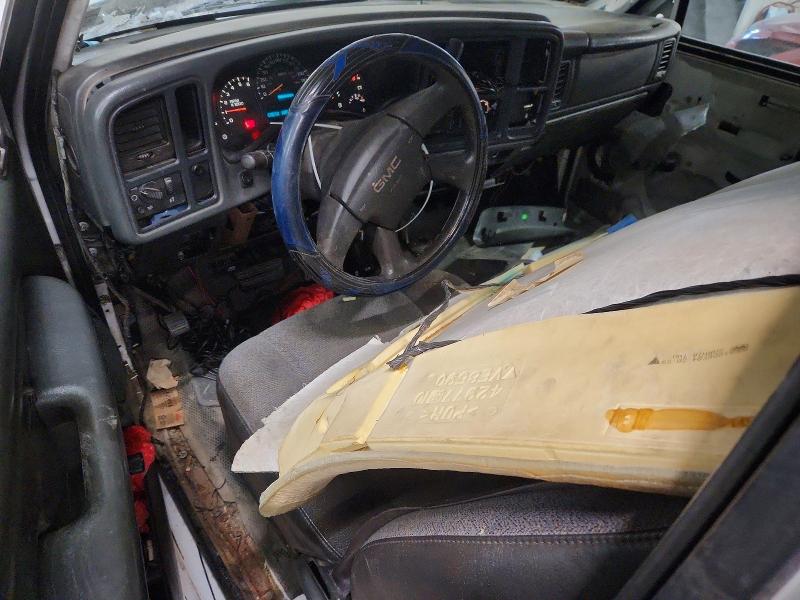 Photo 8 from auction – 2005 GMC SIERRA with VIN 1GTHC29U05E219420