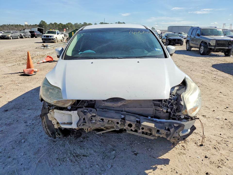 Photo 5 from auction – 2014 FORD FOCUS SE with VIN 1FADP3K20EL327684
