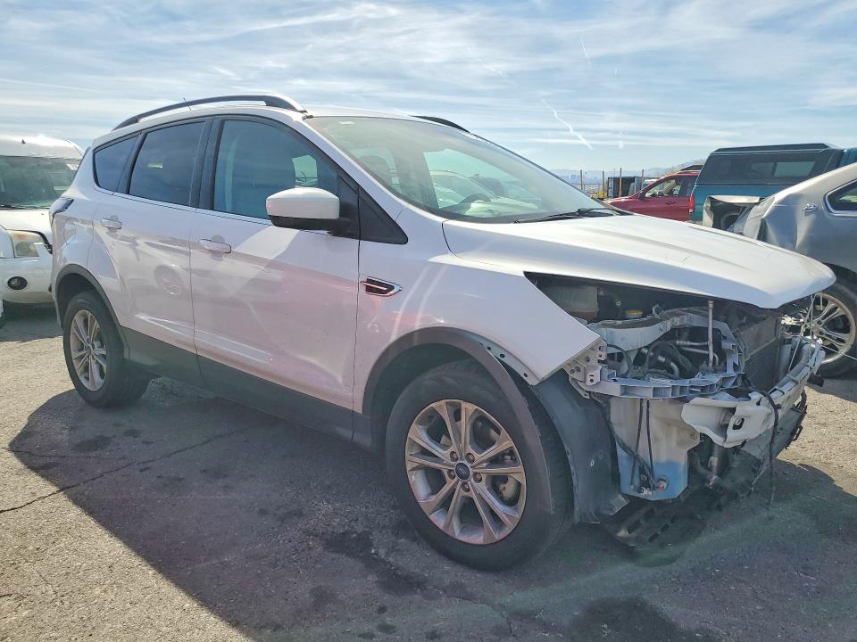 Photo 4 from auction – 2017 FORD ESCAPE with VIN 1FMCU0GD4HUC04472