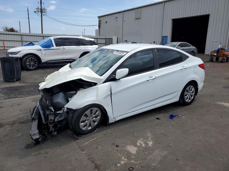HYUNDAI ACCENT 2017 z numerem VIN KMHCT4AE2HU334665 - Zdjęcie z aukcji