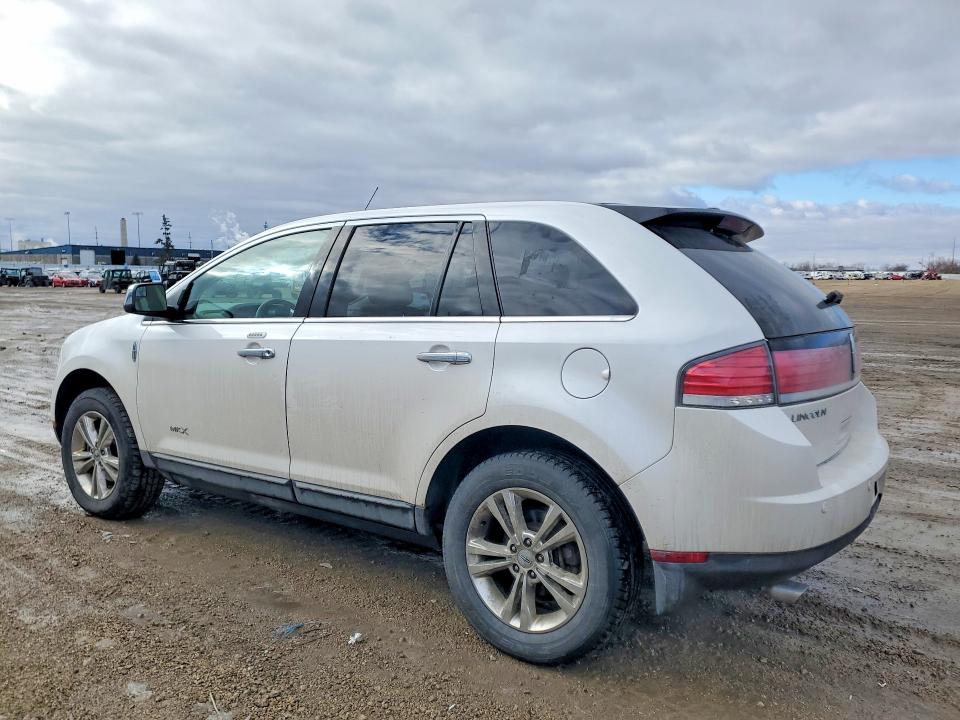 Photo 2 from auction – 2010 LINCOLN MKX with VIN 2LMDJ8JC8ABJ32557