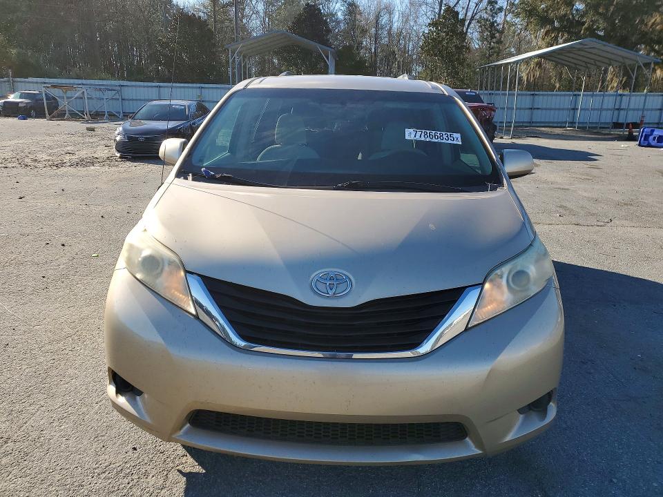 Photo 5 from auction – 2011 TOYOTA SIENNA with VIN 5TDKK3DC3BS120870