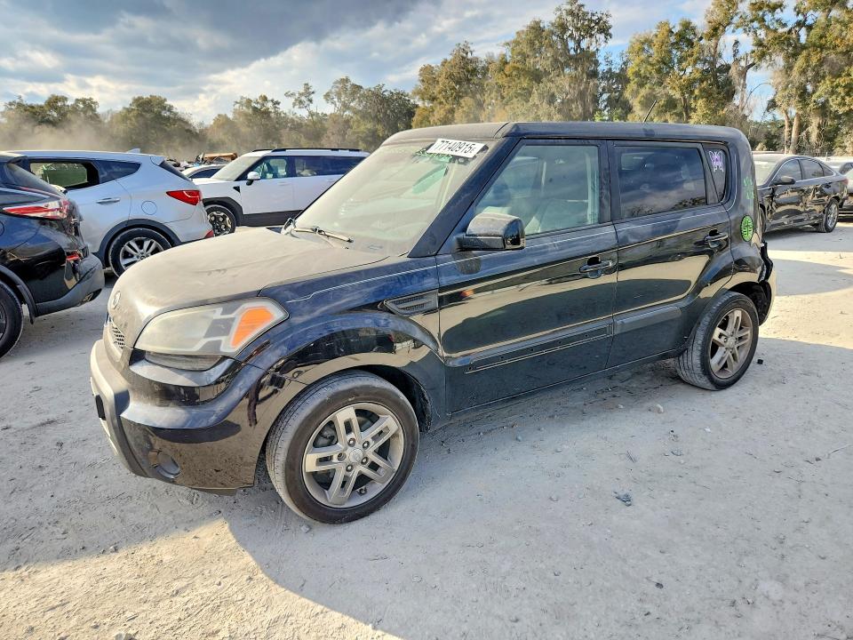 KIA SOUL + 2011 with VIN KNDJT2A21B7258576 - Photo from auction